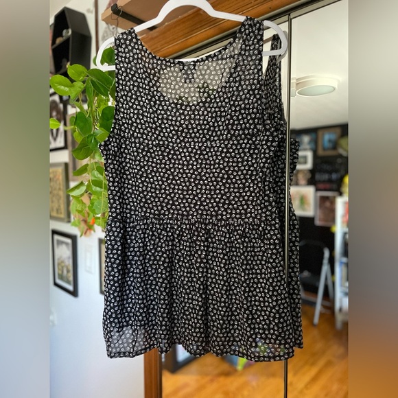 Mesh peplum SKULL PRINT top torrid size 1 - Picture 6 of 9